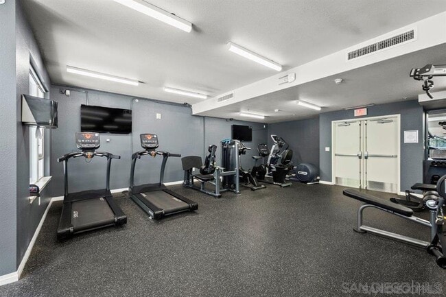 Building Photo - 530 K St