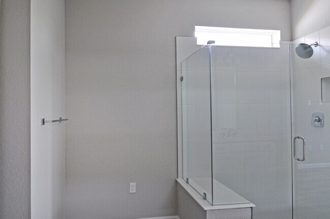 Building Photo - 13609 SW Vermillion Cir