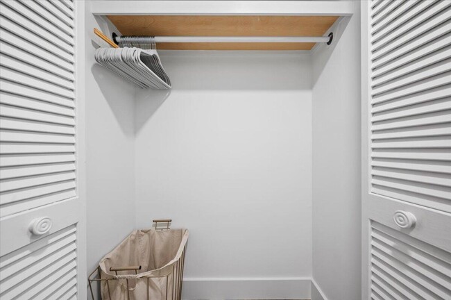 Building Photo - 11863 Wimbledon Cir