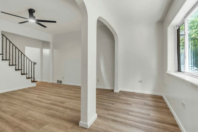 Building Photo - 5311 Wickliff St