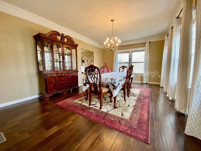 Building Photo - 449 Beech Dr