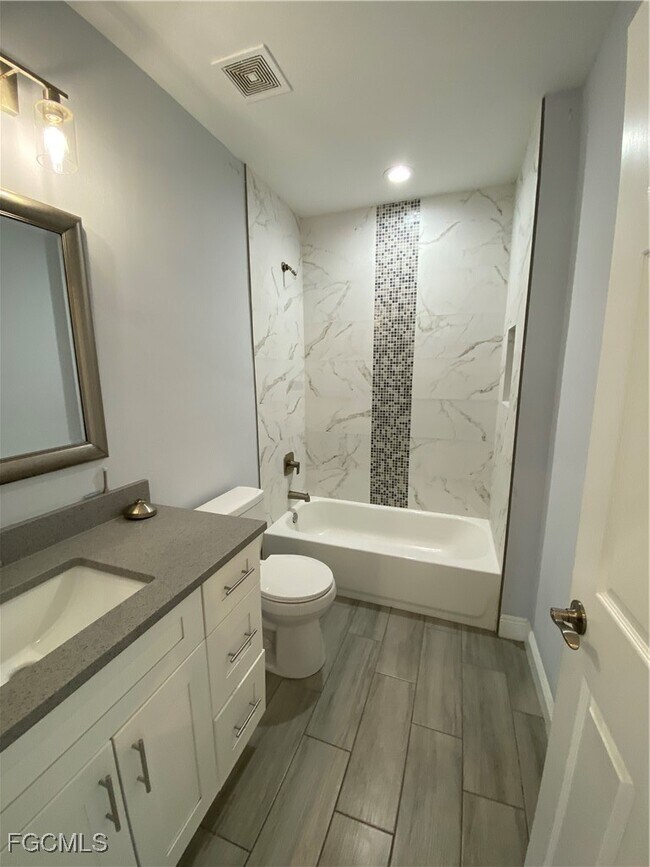 Building Photo - 2213 Hogan Dr