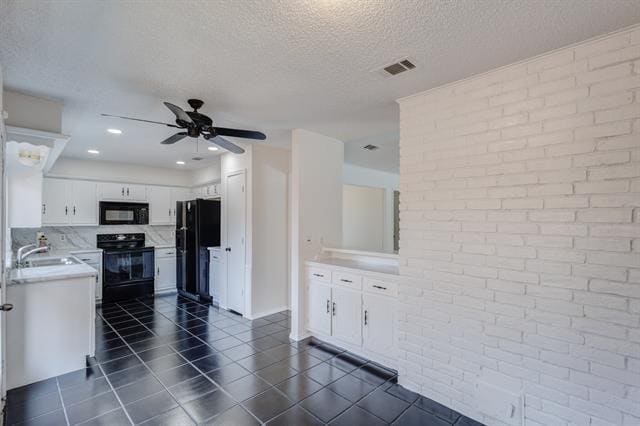 Building Photo - 2121 Poppy Ln