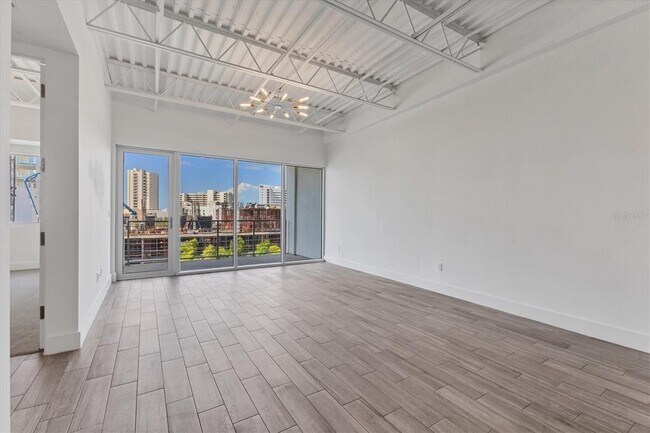 Building Photo - 332 Cocoanut Ave
