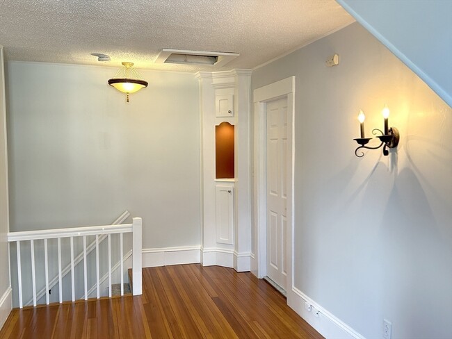 Building Photo - 80 Linden St