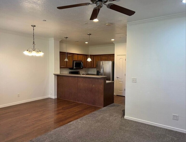 Building Photo - 1474 W 10 S