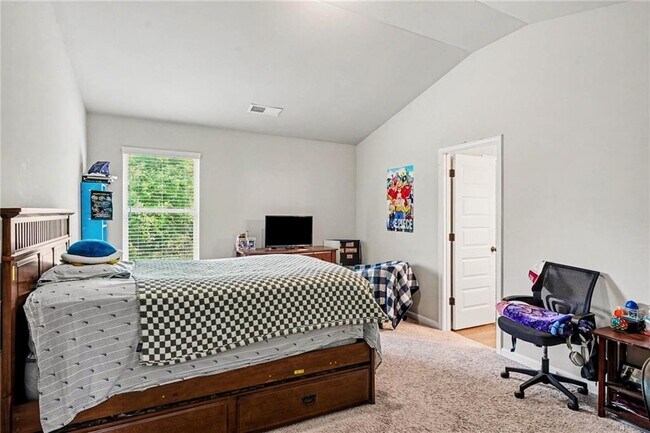 Building Photo - 521 Redchurch Dr