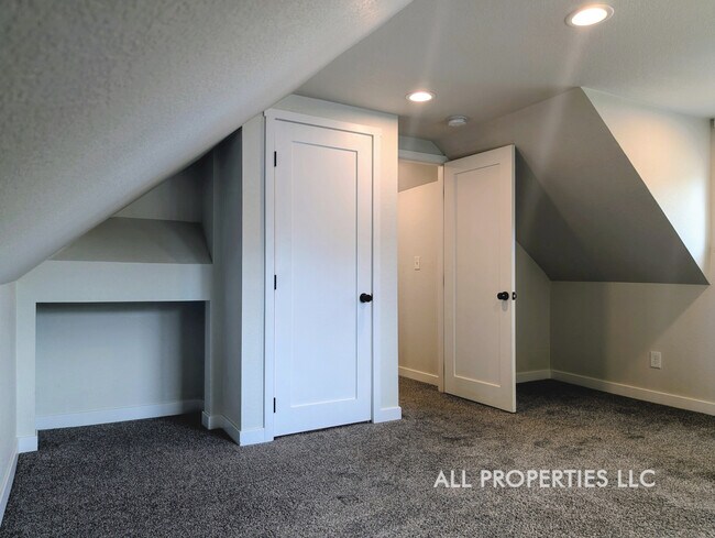 Building Photo - 59 Knox Ct