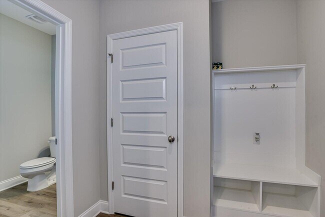 Building Photo - 627 Garland Trl
