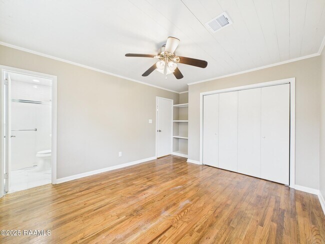 Building Photo - 216 Brentwood Blvd