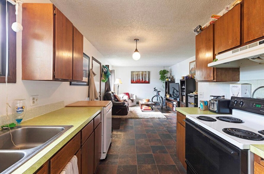 kitchen to living room - 2016 S 13th St W