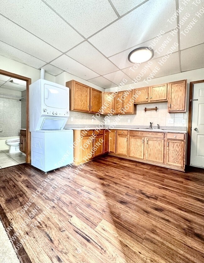 Building Photo - 374 Olmstead Ave