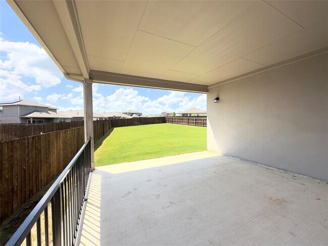 Building Photo - 17916 Umberto Dr