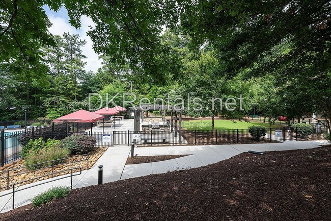 Building Photo - 795 Hammond Dr NE