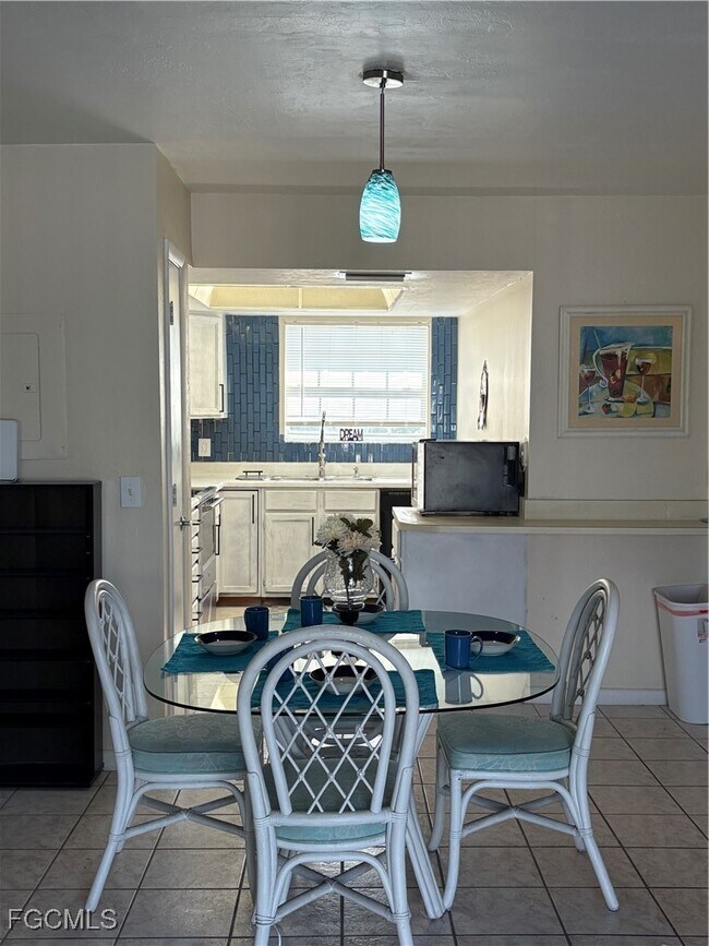 Building Photo - 1005 SW 48th Terrace