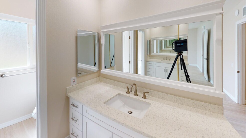 Building Photo - 89 Los Vientos Dr