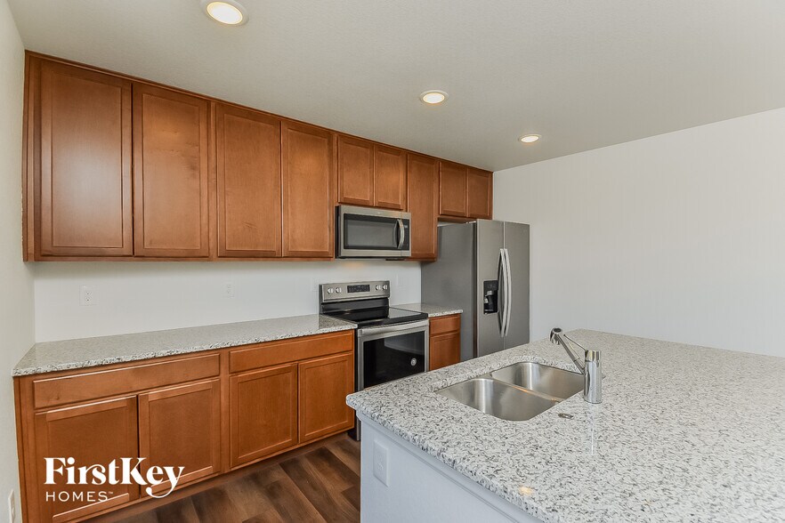 Building Photo - 6943 Akela Ln