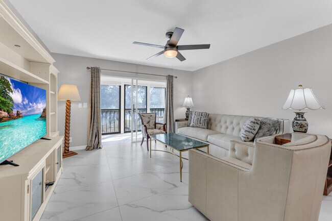 Building Photo - 7192 Huntington Ln