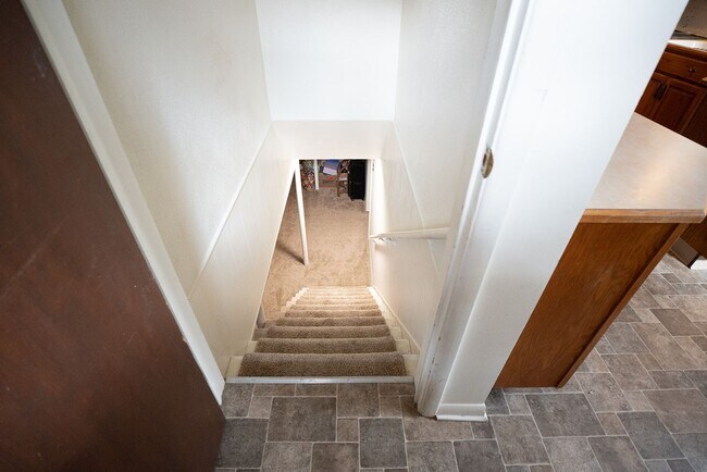 Building Photo - 180 Estes St