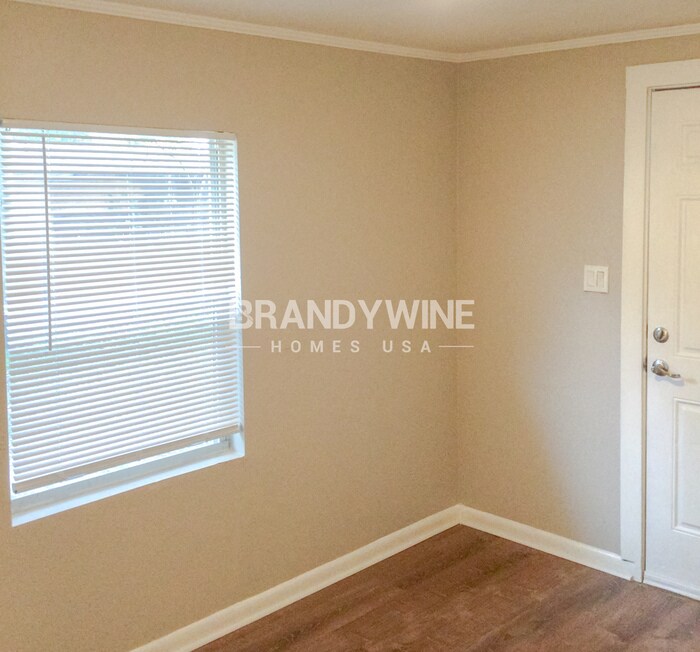 Building Photo - 828 E 145th Ave