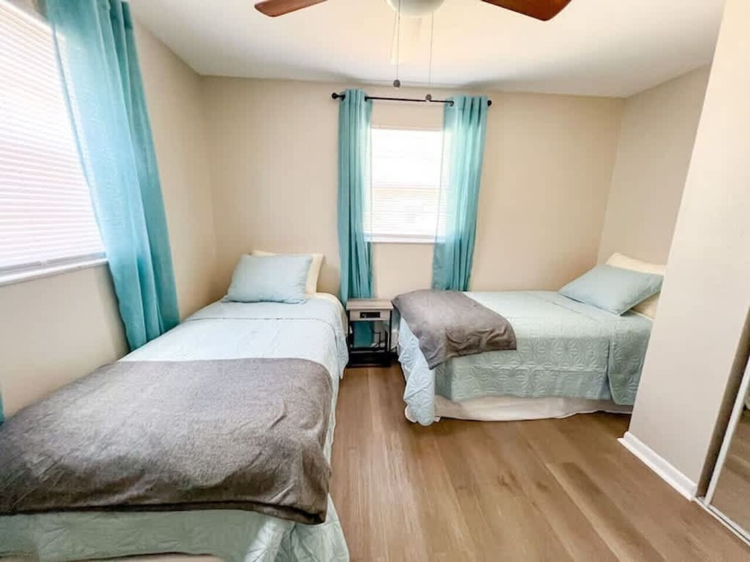 Building Photo - 38548 Naomi Ave