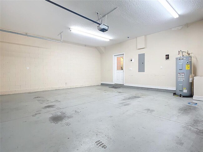 Building Photo - 132 Orange Ave