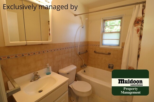 Building Photo - Lovely Sunset Park Rancher with Basement. ...