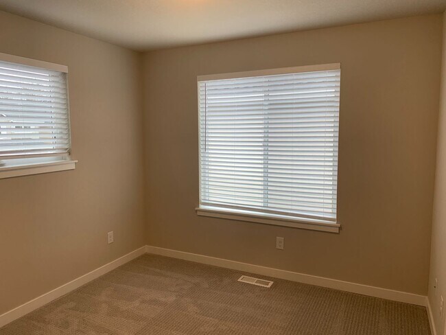 Building Photo - COMING SOON END OF FEB Salmon Creek Legacy Estates....  Front yard care provided - EZ 1/5 & 205 a...