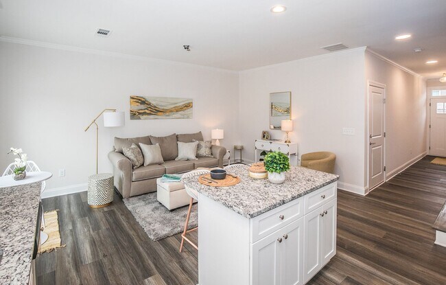 Building Photo - Luxury 2-Bedroom Townhome for Rent in Chimney Oaks – Golf Community Living!