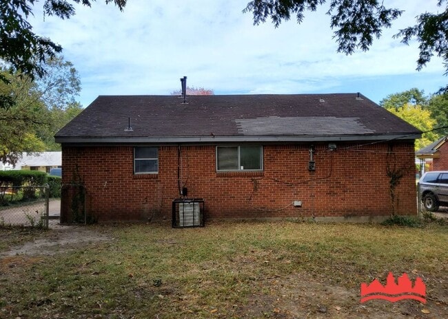 Building Photo - 4095 Kenosha Rd
