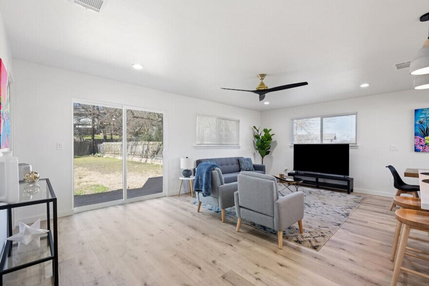 Building Photo - 6104 Reicher Dr