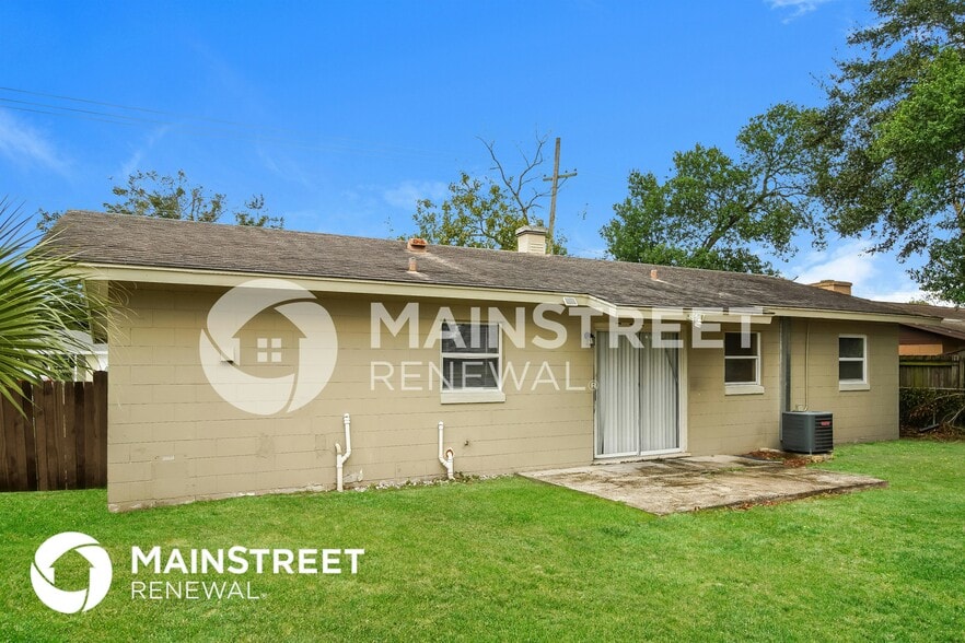 Building Photo - 5018 Indialantic Dr