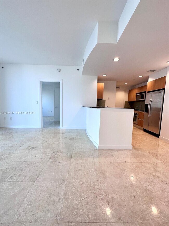 Building Photo - 1060 Brickell Ave