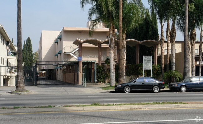 Primary Photo - 14919 Sherman Way