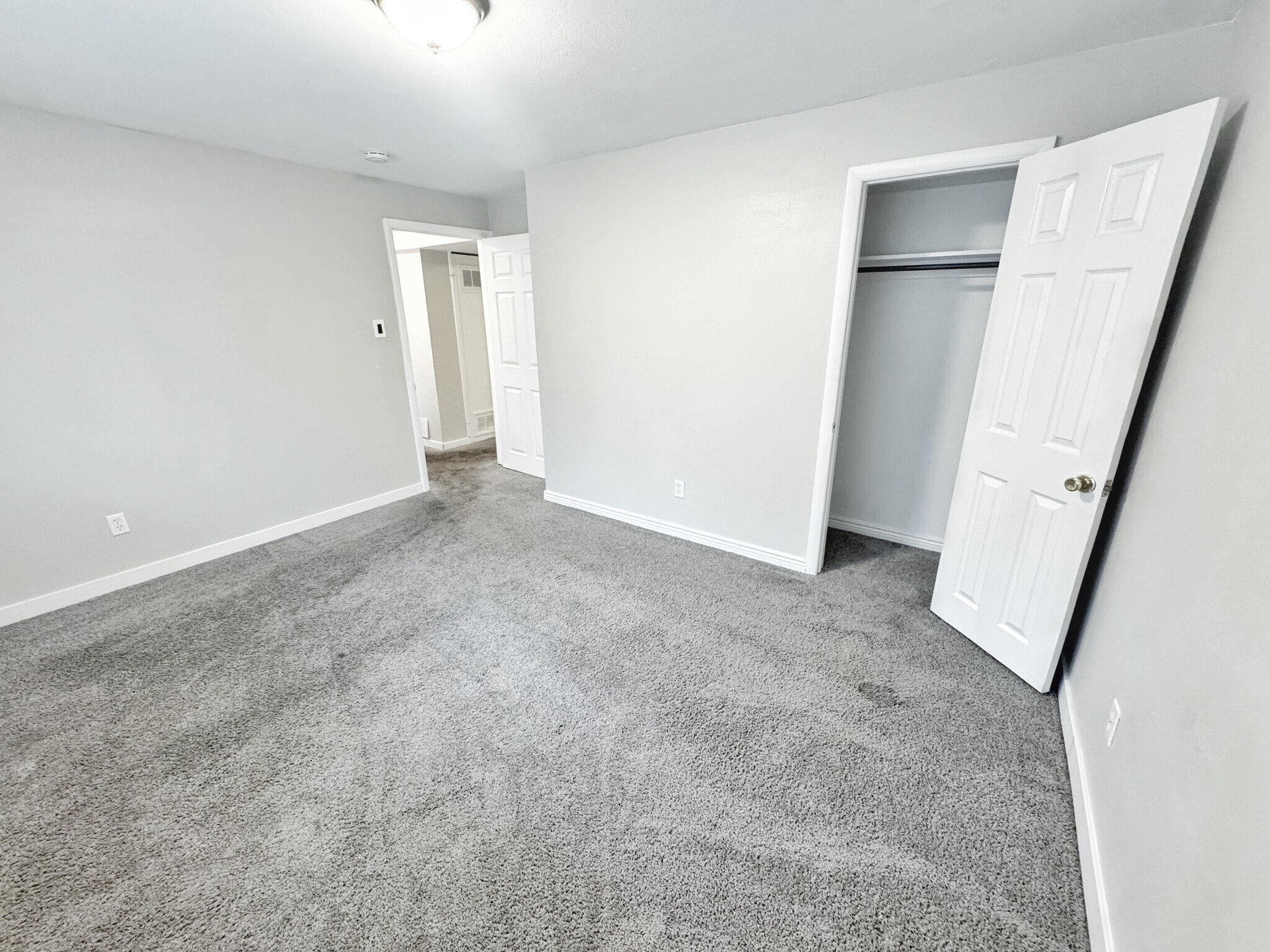 Building Photo - 15093 E 11th Ave