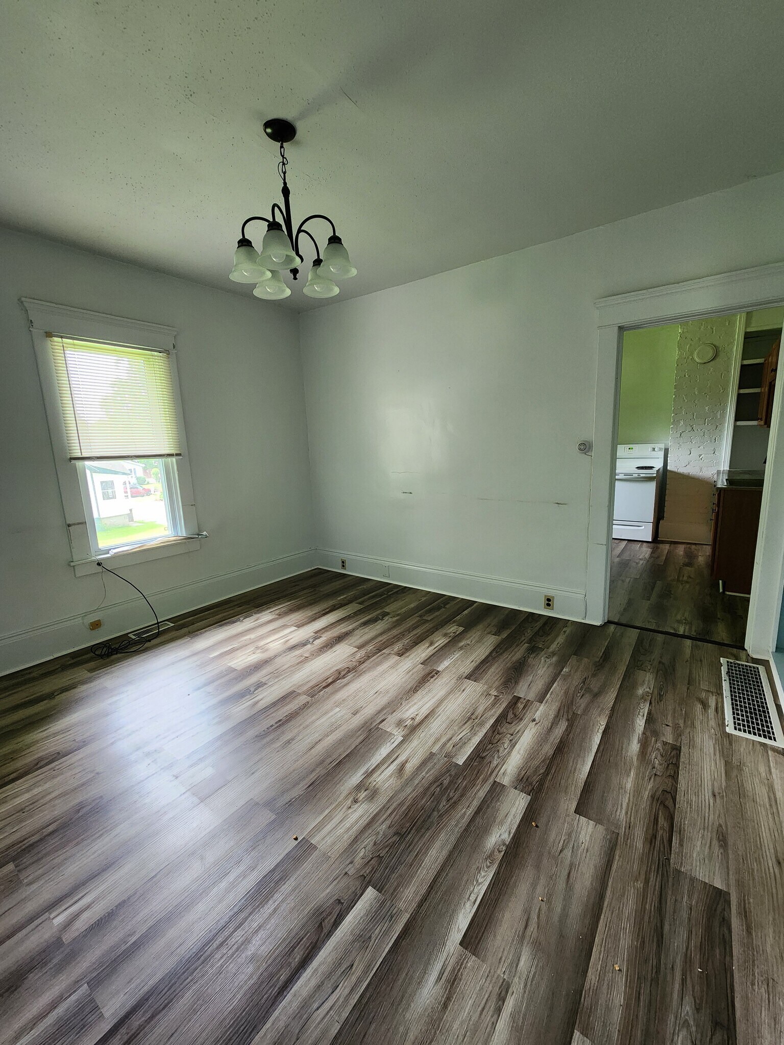 Living room - 89 S Main St