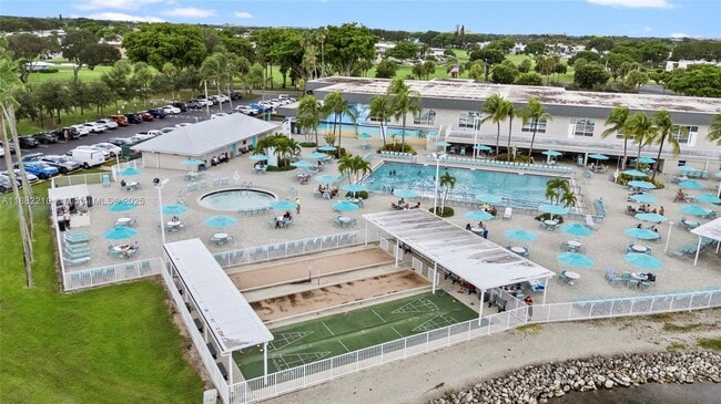 Building Photo - 117 Waterford D