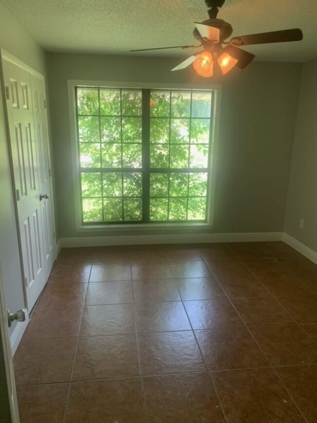 Building Photo - Renovated 3 Bedroom 2 Bath Home for Rent!!