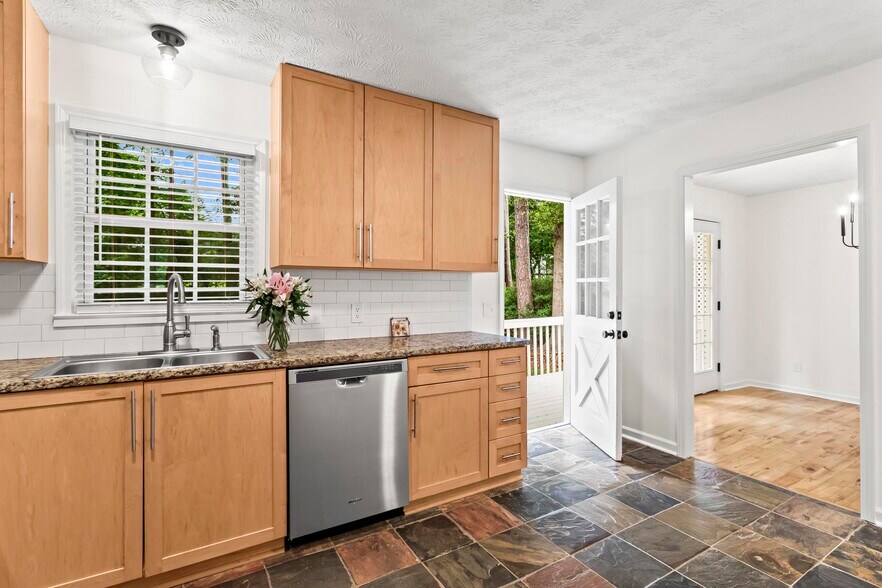 Building Photo - 4133 Thornwall Dr