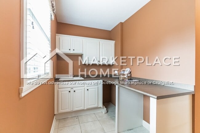 Building Photo - 2572 Milano Dr