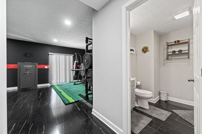 Building Photo - 8609 Warbler Br Wy