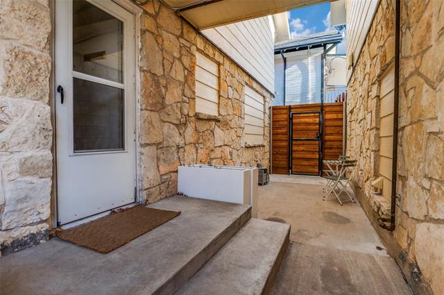 Building Photo - 1112 Kings Hwy