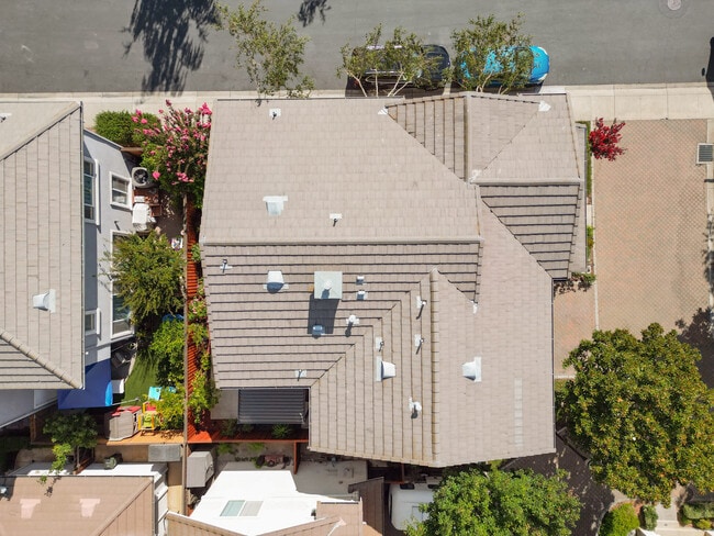 Building Photo - 5884 Cedarwood Cmn