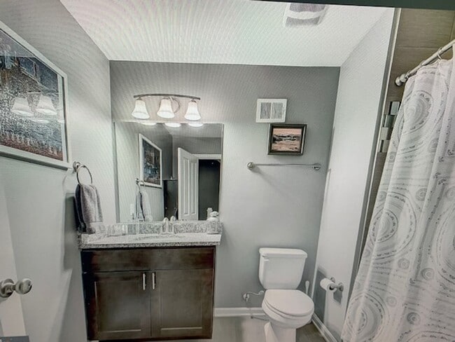 Building Photo - Fed Hill Luxury Townhome  ROOFTOP DECKS!