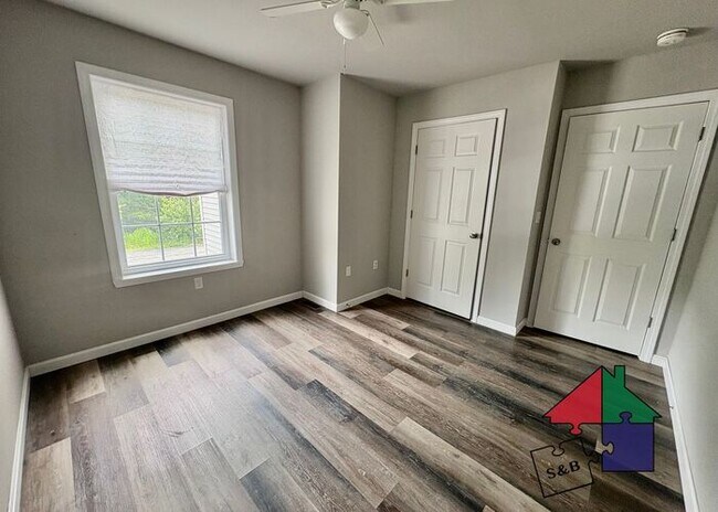 Building Photo - Room to Relax: 3BR/2.5BA Townhome in Milton