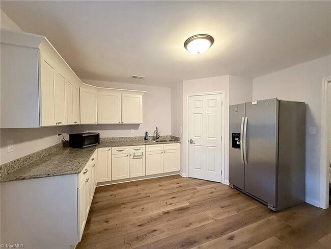 Building Photo - Earn Wealth While Leasing - Like a Homeowner - Lease to Own