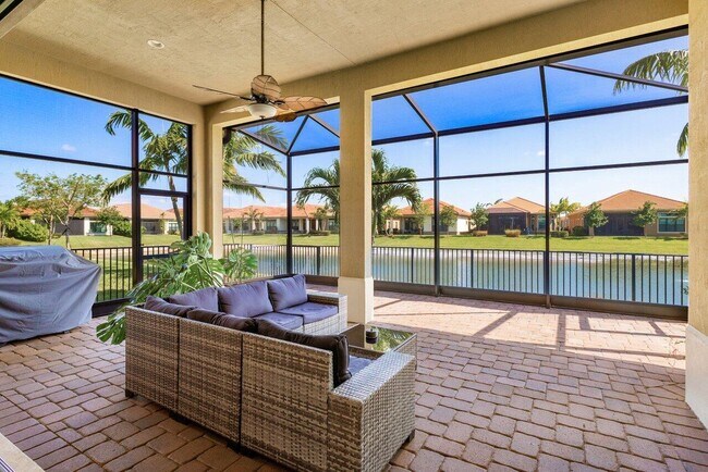 Building Photo - 11856 Leon Cir N