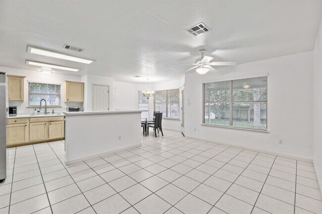 Building Photo - 3301 Texas Topaz Dr