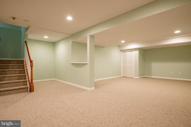 Building Photo - 1802 Schindler Dr