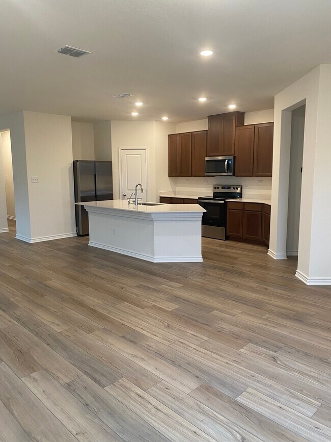 Building Photo - 440 Horizon Pointe